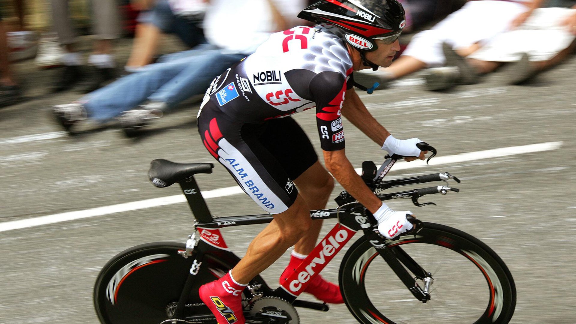 “亲子跑步乐园！牛仔3K亲子跑让香港全家一起奔跑”