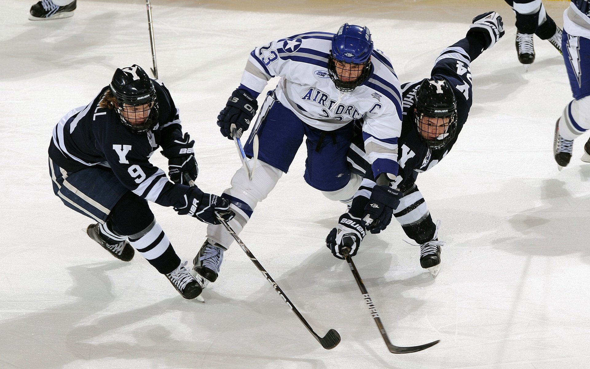 美方蝶泳转身起腿快,中国选手水感更佳,蝶泳最美